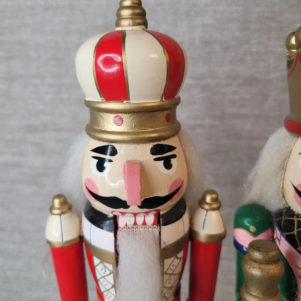 2 Wooden Nutcrackers Red Green Pink Multicolor 12